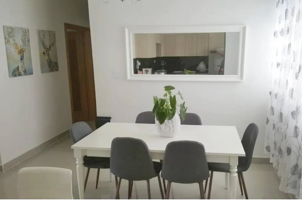 Moderno Apartamento amueblado Full 3 habitaciones, wifi, Netflix Santiago De Los Caballeros